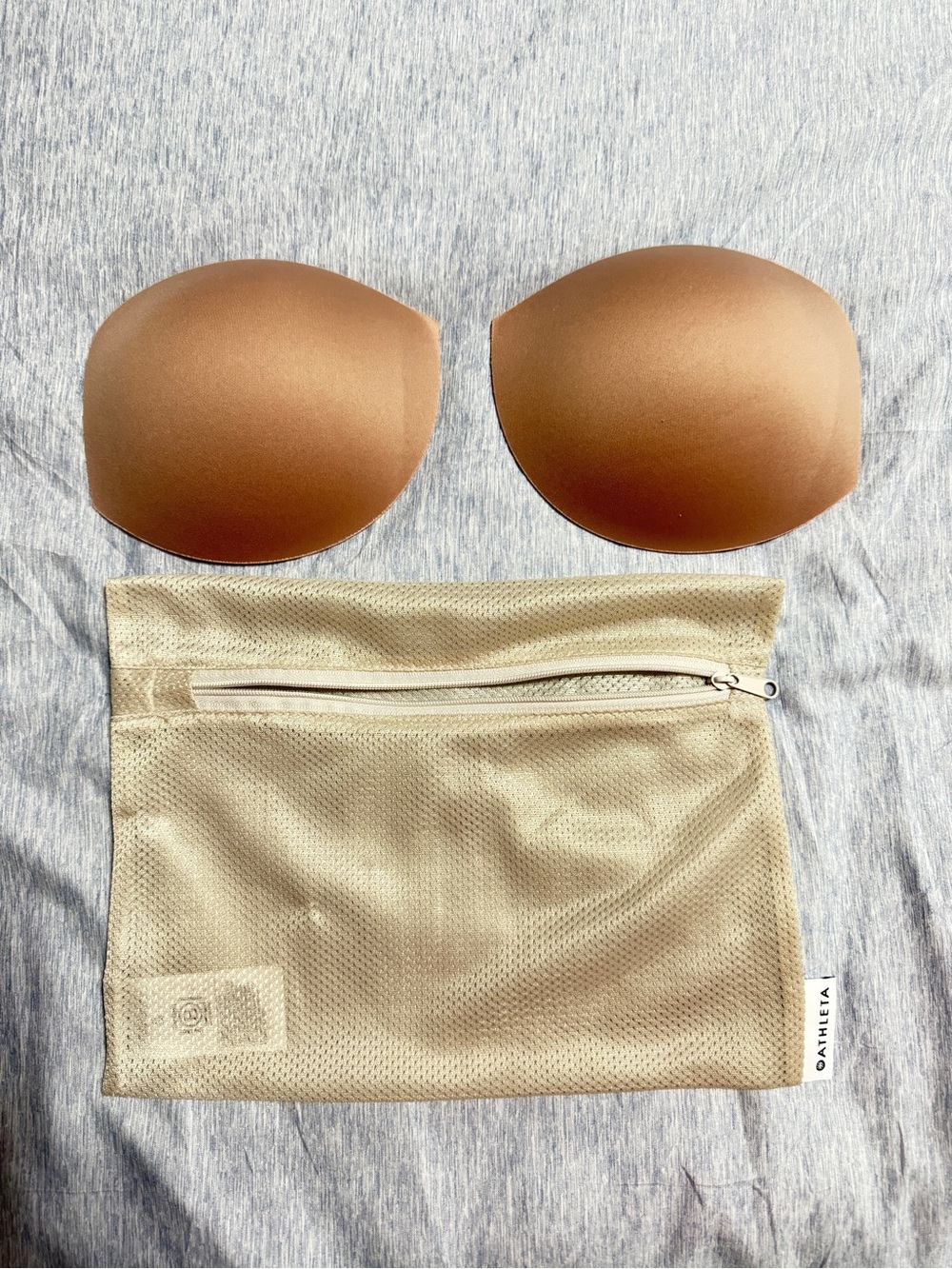 Athleta empower pads size C cup, two sets L&R with wash bag new without tags